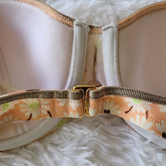 Victorias Secret Floral Bikini - Picture 3 of 8